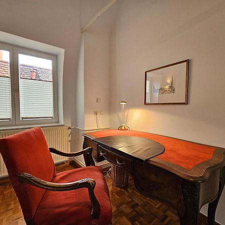 Charming Apartment Laura Tour As Ljubljana By Town Hall Bagian luar foto