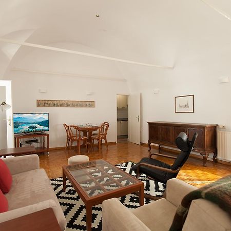 Charming Apartment Laura Tour As Ljubljana By Town Hall Bagian luar foto