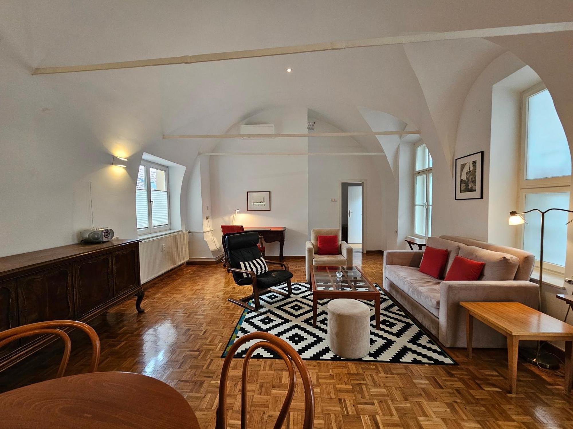 Charming Apartment Laura Tour As Ljubljana By Town Hall Bagian luar foto