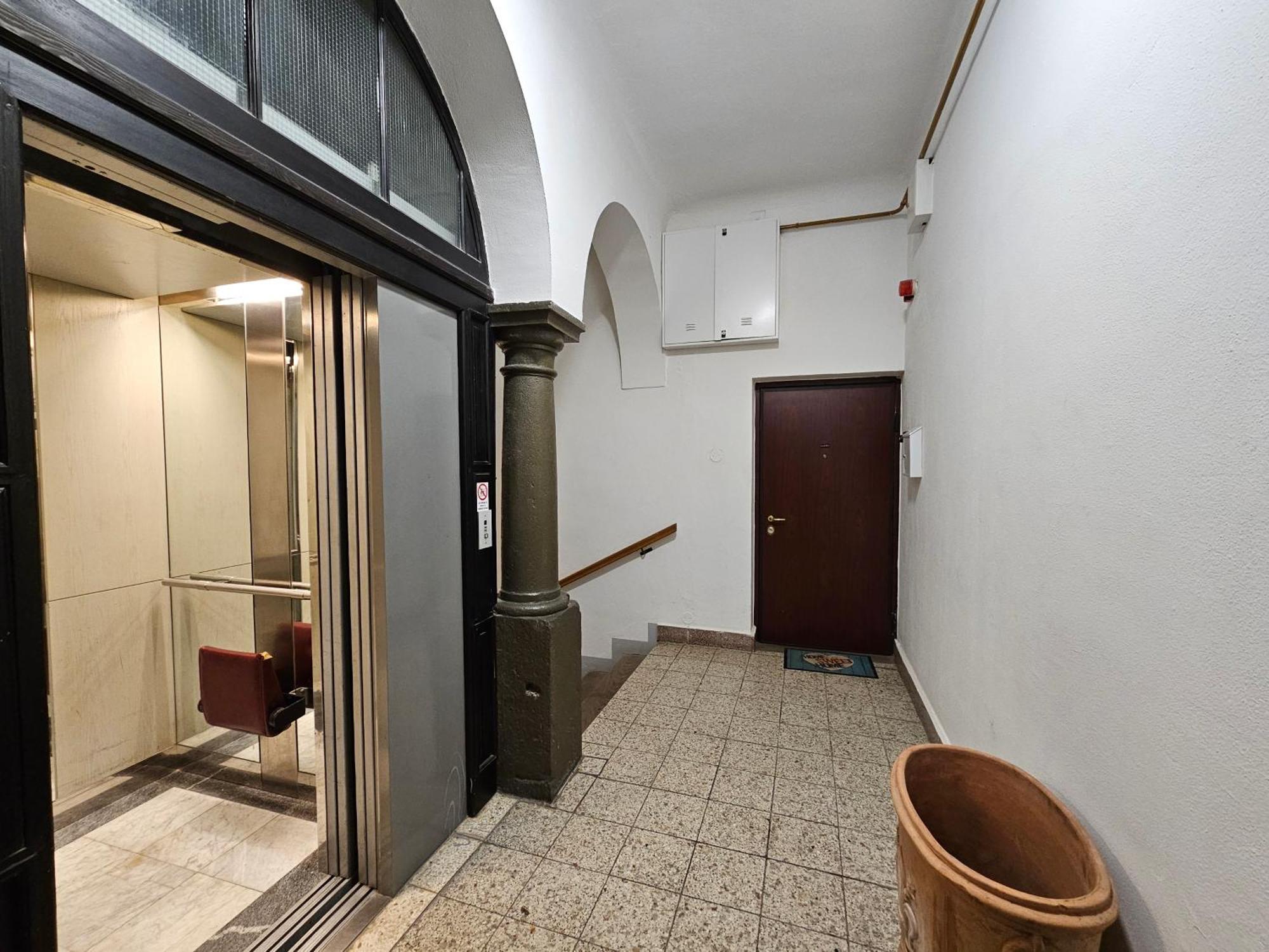 Charming Apartment Laura Tour As Ljubljana By Town Hall Bagian luar foto