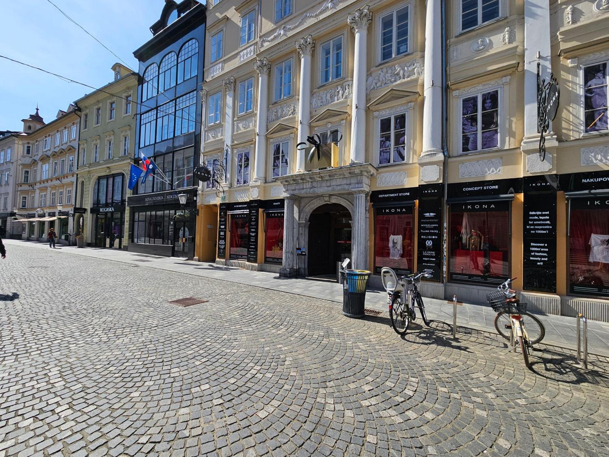 Charming Apartment Laura Tour As Ljubljana By Town Hall Bagian luar foto