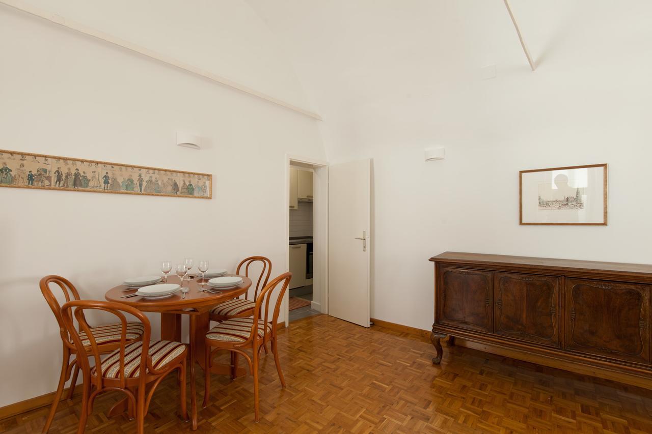 Charming Apartment Laura Tour As Ljubljana By Town Hall Bagian luar foto